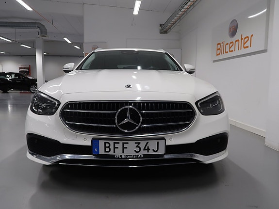 Mercedes-Benz E300 10 of 30