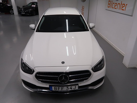 Mercedes-Benz E300 11 of 30