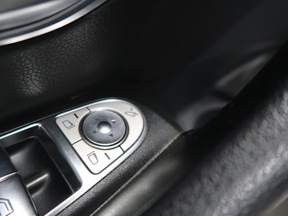 Mercedes-Benz E300 30 of 30