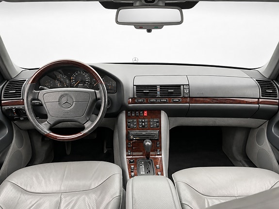 Mercedes-Benz S500 8 of 22