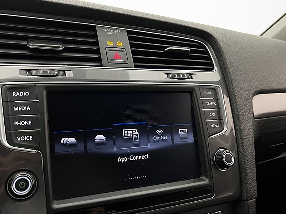 Volkswagen e-Golf VII 21 of 30