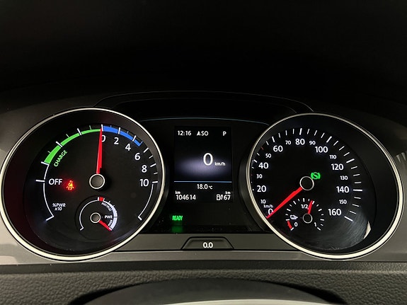 Volkswagen e-Golf VII 16 of 30