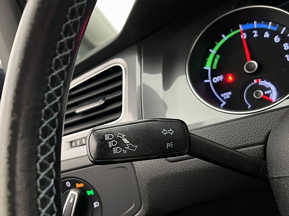 Volkswagen e-Golf VII 14 of 30