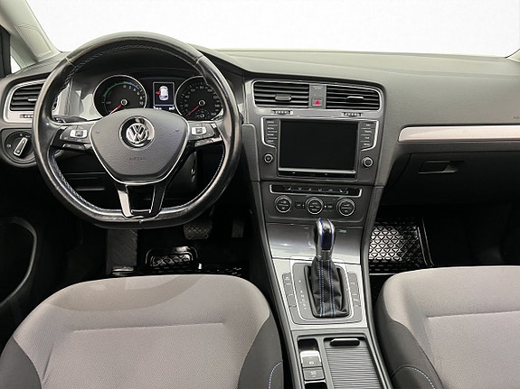 Volkswagen e-Golf VII 13 of 30