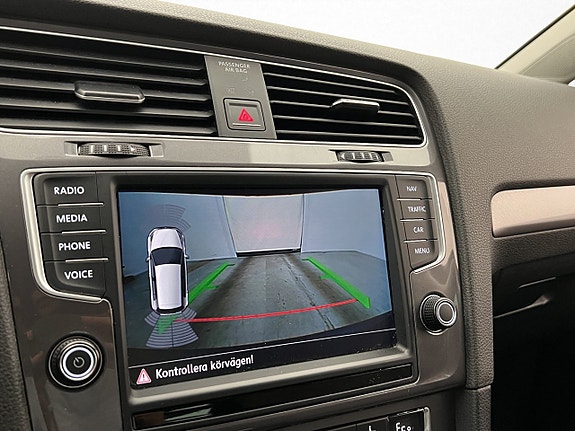 Volkswagen e-Golf VII 19 of 30