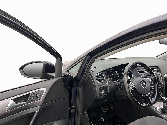 Volkswagen e-Golf VII 11 of 30