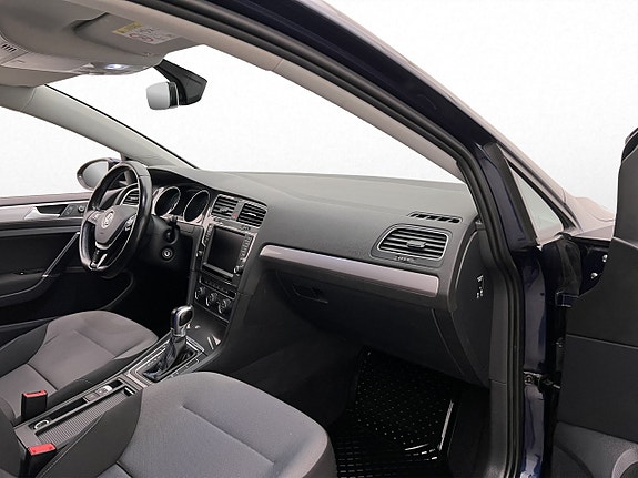 Volkswagen e-Golf VII 25 of 30
