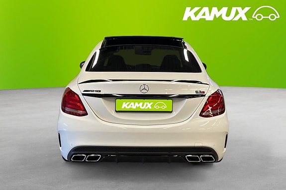 Mercedes-Benz C63 5 of 26