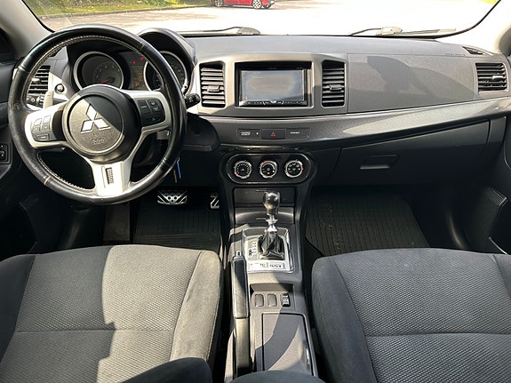 Mitsubishi Lancer 9 of 13