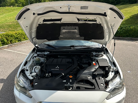 Mitsubishi Lancer 13 of 13