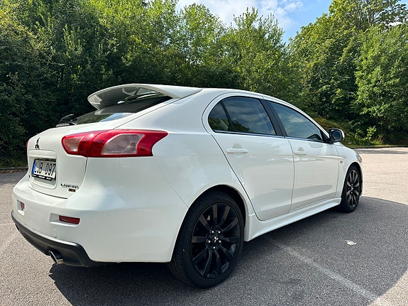 Mitsubishi Lancer 2 of 13