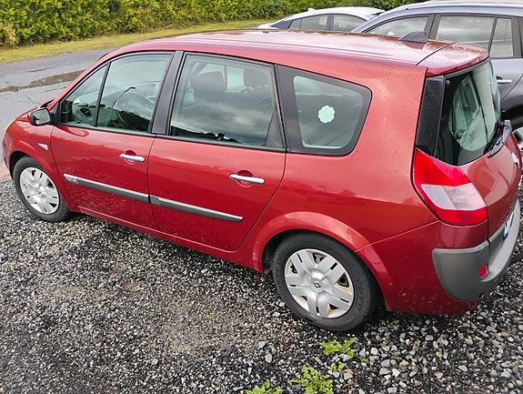 Renault Grand Scenic II 2 of 10