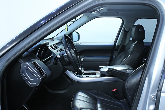 Land Rover Range Rover Sport 8 of 10