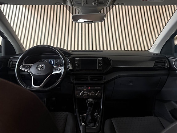 Volkswagen T-Cross 15 of 28
