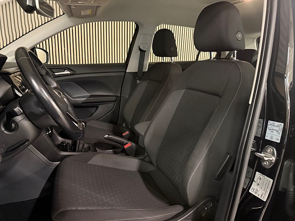 Volkswagen T-Cross 11 of 28