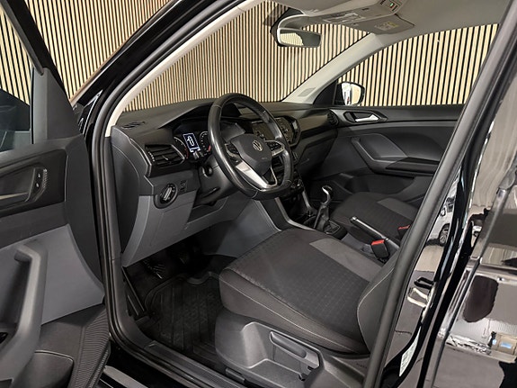 Volkswagen T-Cross 10 of 28