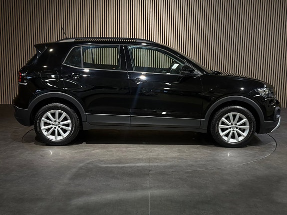 Volkswagen T-Cross 3 of 28