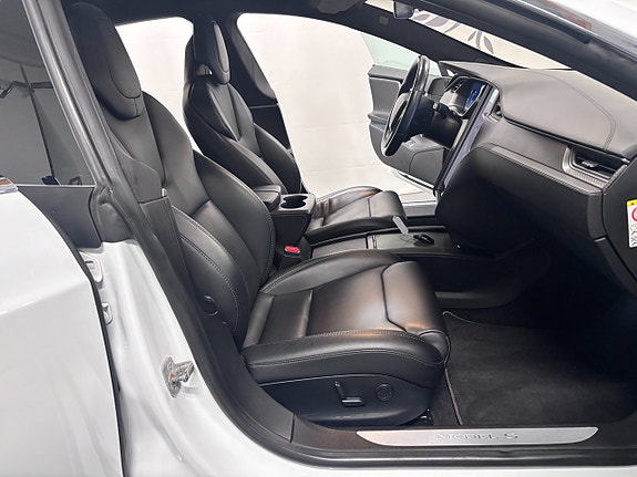 Tesla Model S 6 of 14