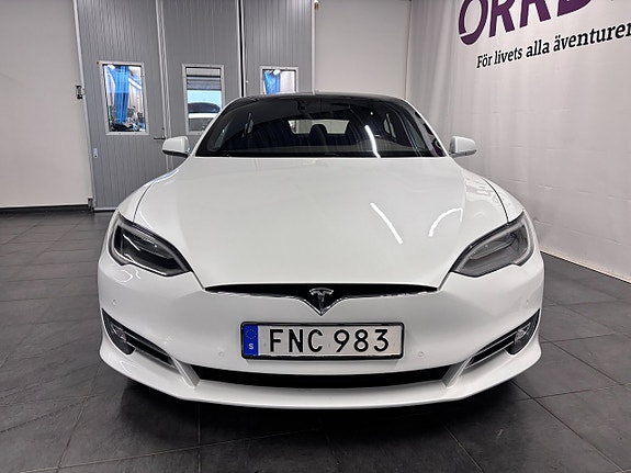 Tesla Model S 2 of 14