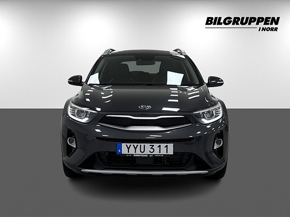 Kia Stonic 2 of 18