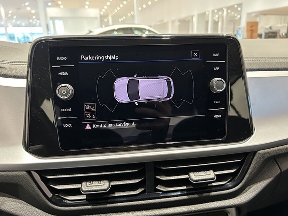 Volkswagen T-Roc 17 of 20