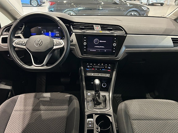 Volkswagen Touran 17 of 25