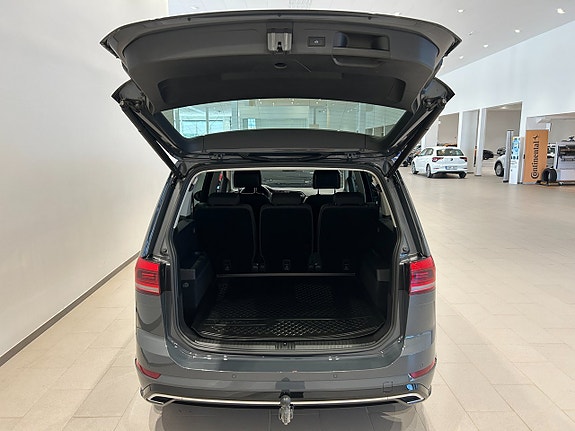Volkswagen Touran 10 of 25