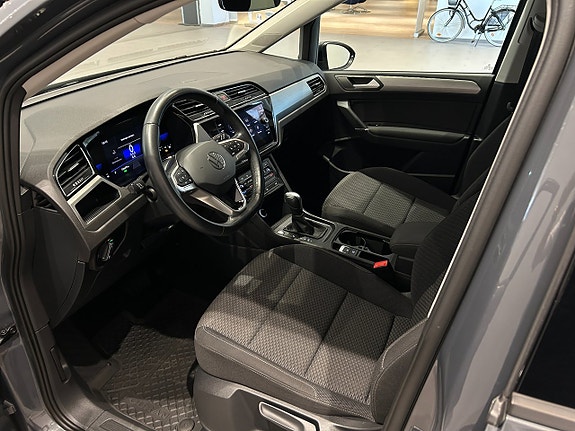 Volkswagen Touran 19 of 25
