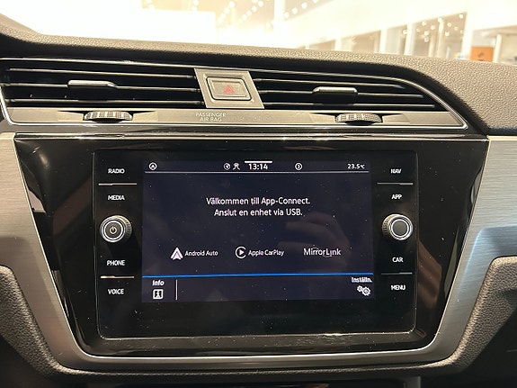 Volkswagen Touran 22 of 25