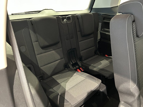 Volkswagen Touran 13 of 25