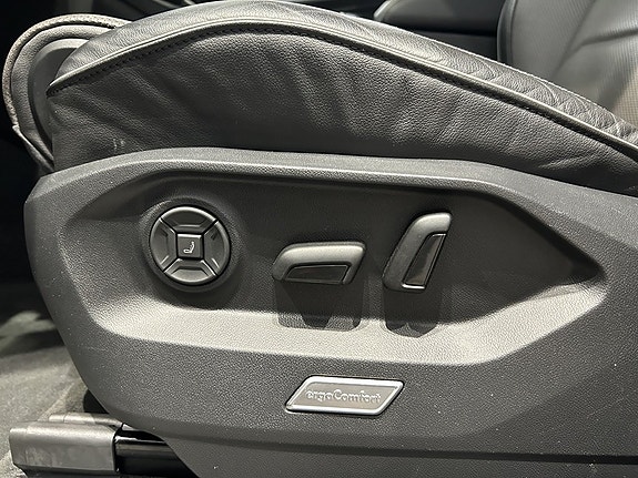 Volkswagen Touareg 15 of 26