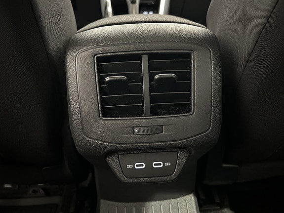 Volkswagen T-Roc 12 of 19