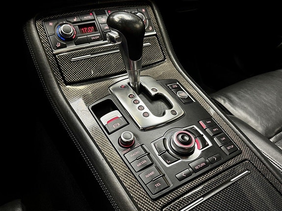 Audi S8 13 of 23