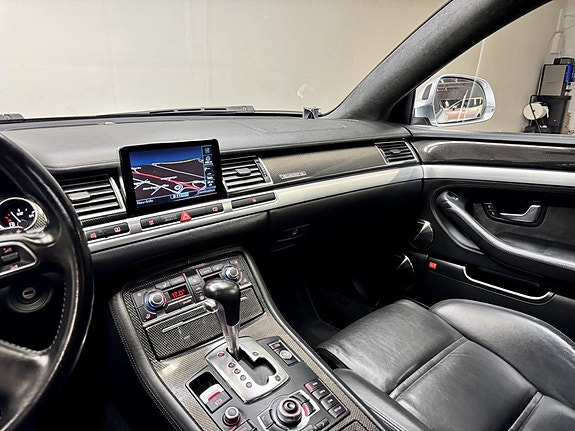 Audi S8 11 of 23