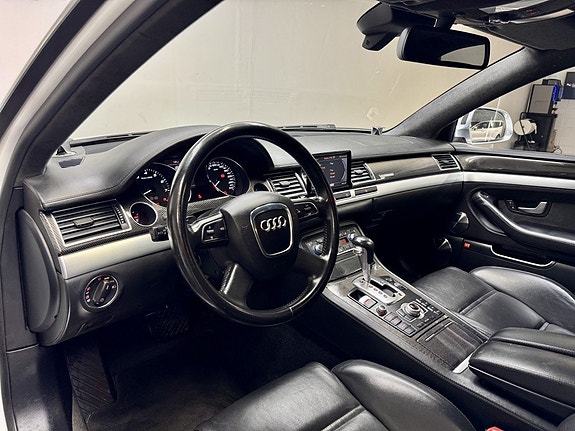 Audi S8 9 of 23