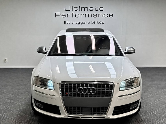 Audi S8 7 of 23