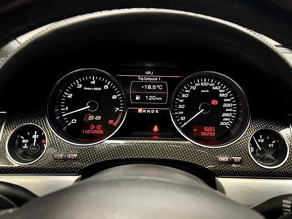 Audi S8 21 of 23