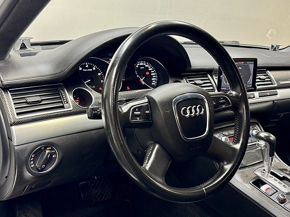 Audi S8 10 of 23
