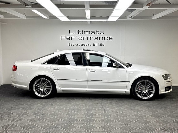Audi S8 4 of 23
