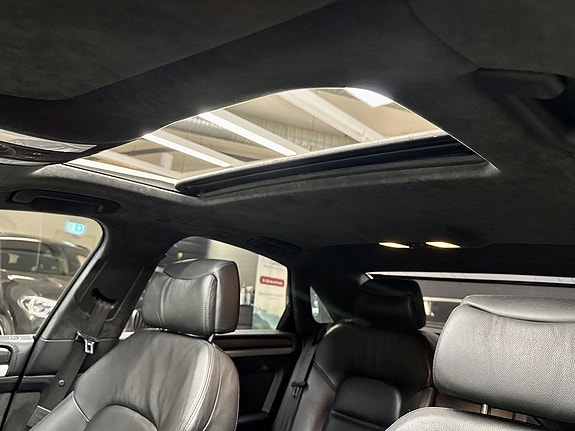 Audi S8 16 of 23