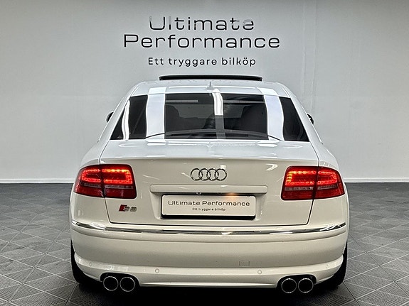 Audi S8 8 of 23