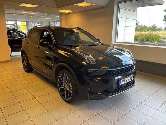 Lynk & Co 01 2 of 11