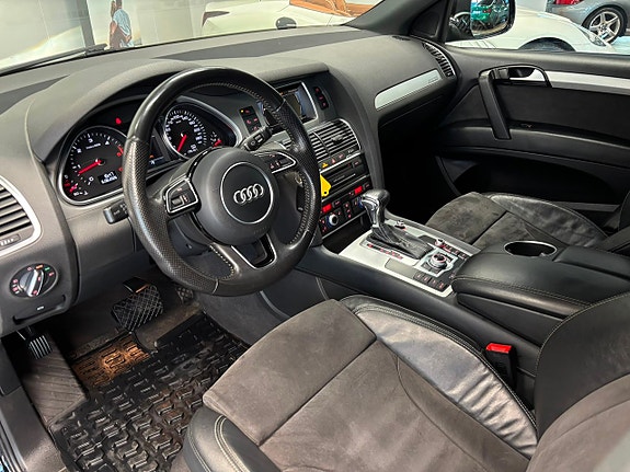Audi Q7 12 of 29