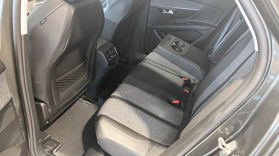 Peugeot 3008 5 of 9