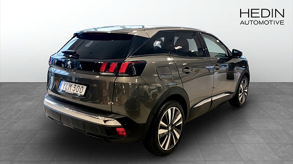 Peugeot 3008 2 of 9