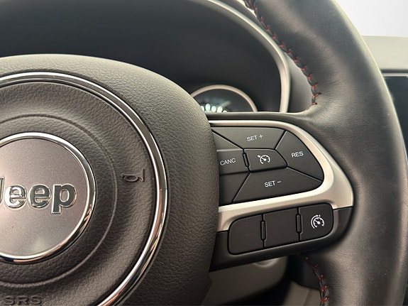 Jeep Compass 15 of 28
