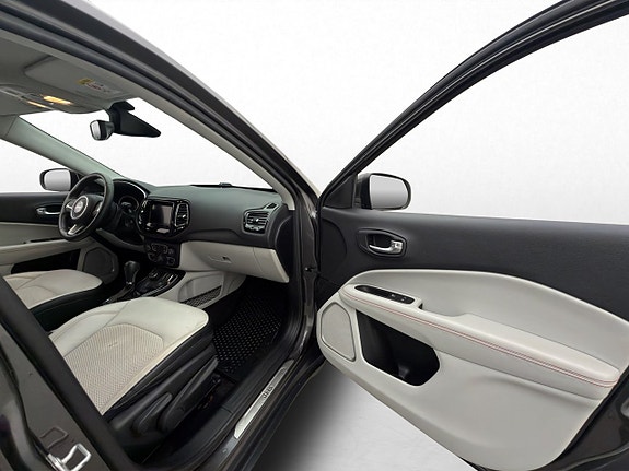 Jeep Compass 23 of 28
