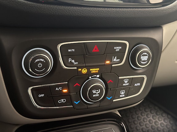 Jeep Compass 17 of 28