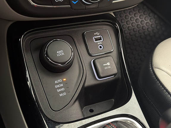 Jeep Compass 19 of 28
