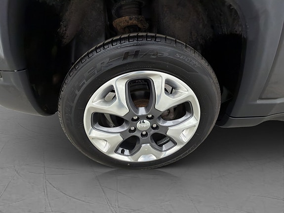 Jeep Compass 26 of 28